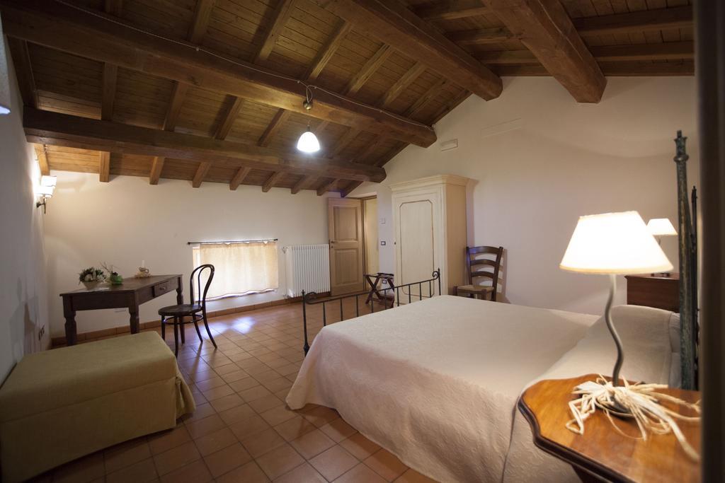 Albergo Diffuso La Piana Dei Mulini Colle d'Anchise Ruang foto