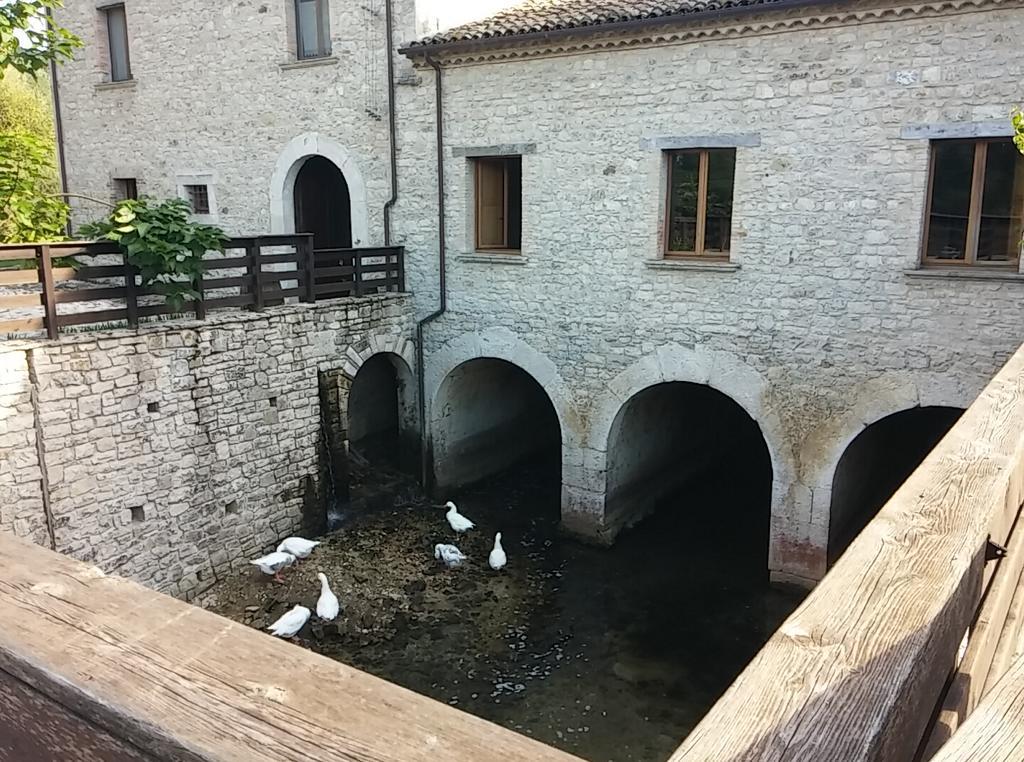 Albergo Diffuso La Piana Dei Mulini Colle d'Anchise Bagian luar foto